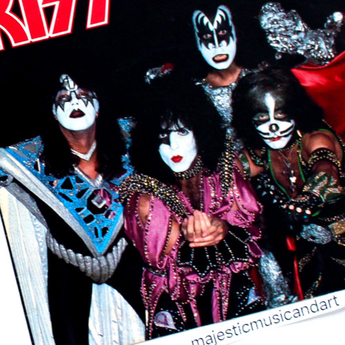 Rare kiss sings the rolling - kiss,